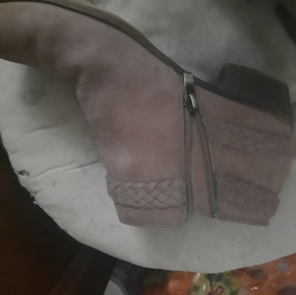 Boots - Picture 1 of 5